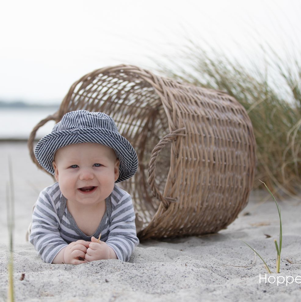 babyfotografering på stranden - Hoppesphoto